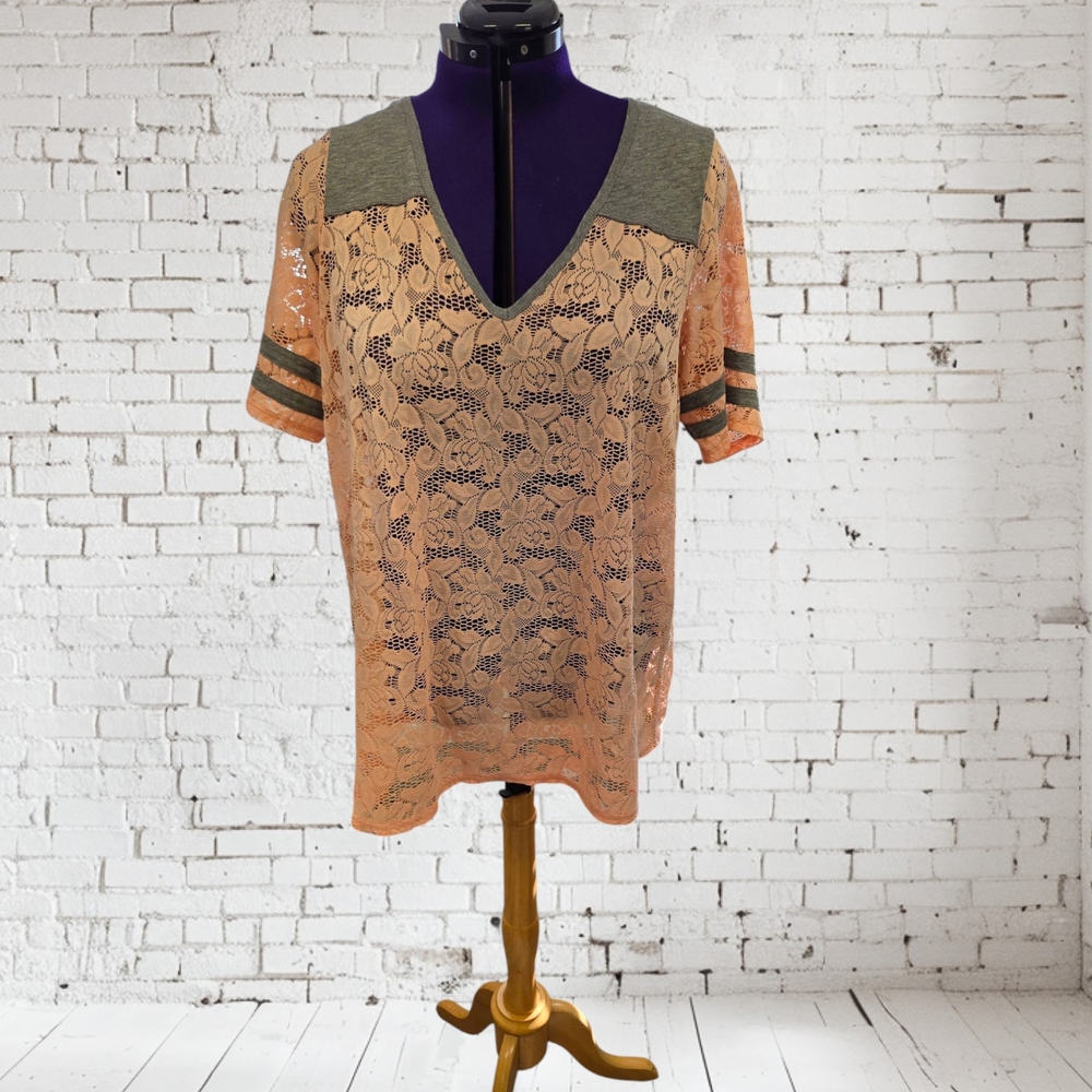 Torrid Lace V-Neck Football Tee Peach and Gray Plus Size 2